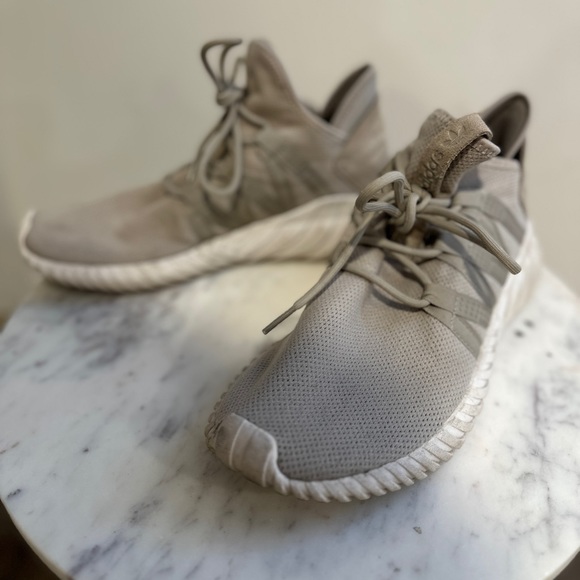 Adidas Women’s Tubular Dawn Sneakers, EUC, Size 8 (Fits a 9W) - Picture 3 of 11